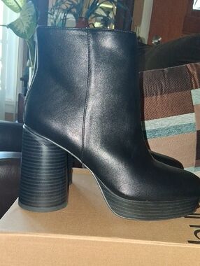 Classic Black Women's Platform Ankle Boots 10